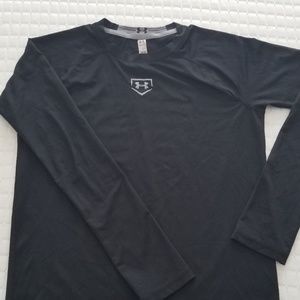 Boys Under Armour performance long sleeve shirt